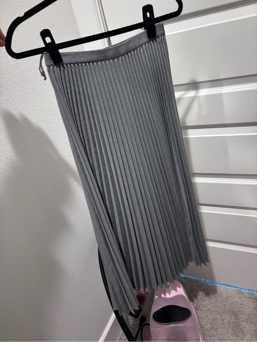 Uniqlo Gray Pleated Midi Skirt